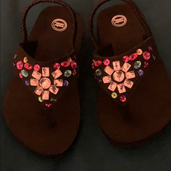 wonder nation flip flops